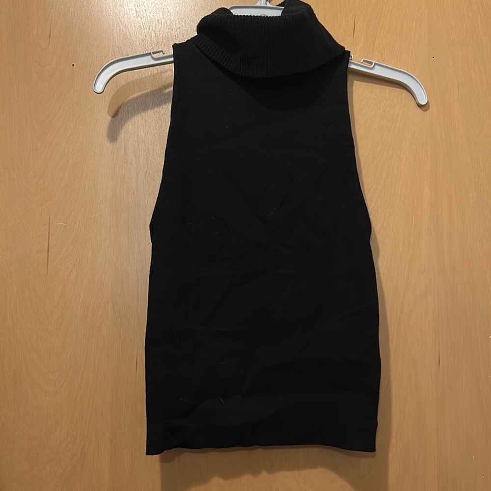 Alice and Olivia sleeveless turtle neck sweater size S